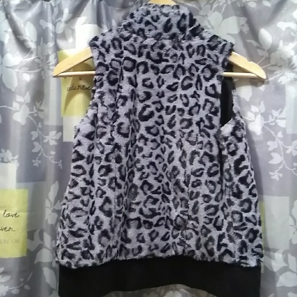 SALE $15 - Picture 2 of 6